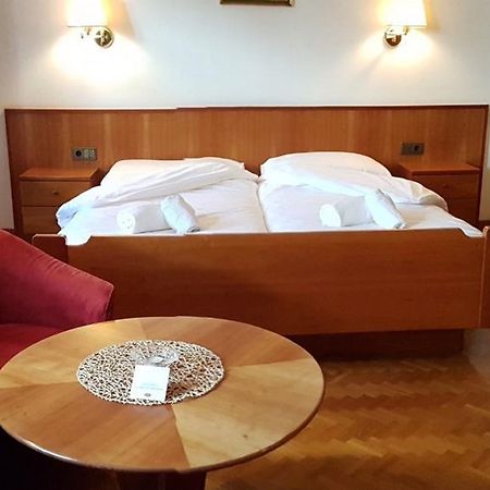 Weisses Roessl Bed & Breakfast Appiano Sulla Strada Del Vino Luaran gambar