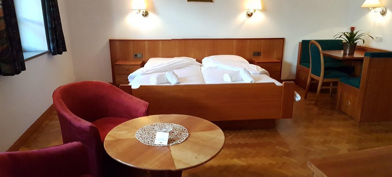 Weisses Roessl Bed & Breakfast Appiano Sulla Strada Del Vino Luaran gambar